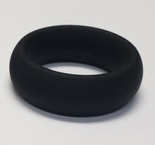 Load image into Gallery viewer, Wide Silicone Donut Ring Black 1.5 &quot;
